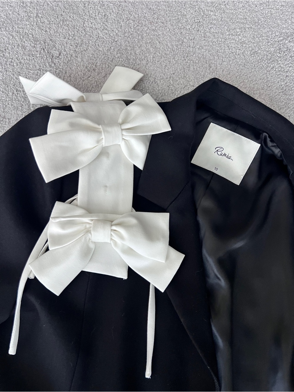 gorgeous, high-quality black blazer from RUMIA, Australia - Picture 8 of 13